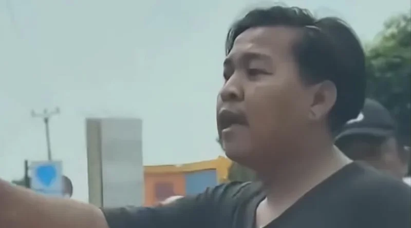 Polisi Tetapkan Sopir Angkot Perusak Mobil Sebagai Tersangka